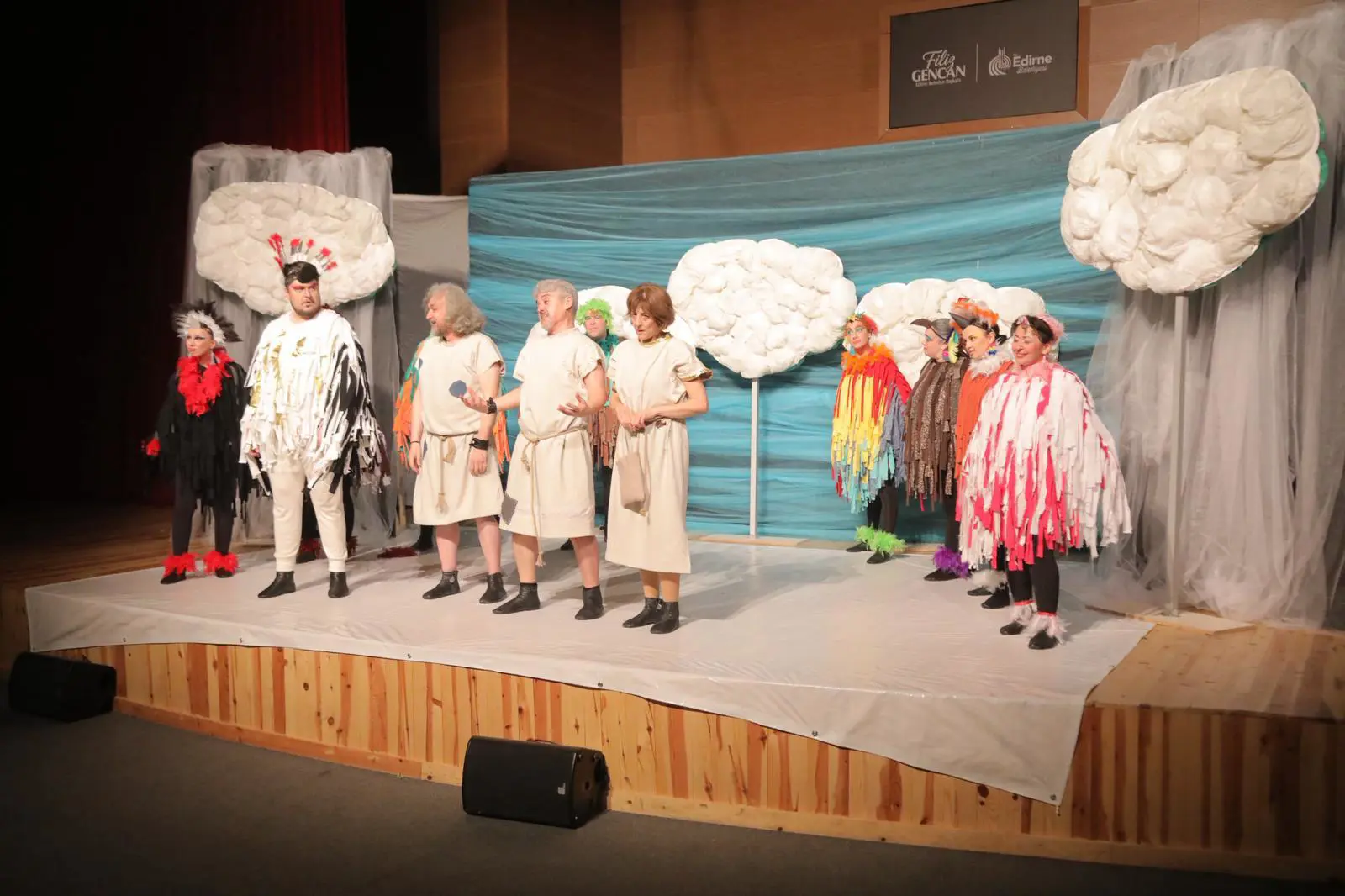 “KUŞLAR” TİYATRO OYUNUNA BÜYÜK İLGİ